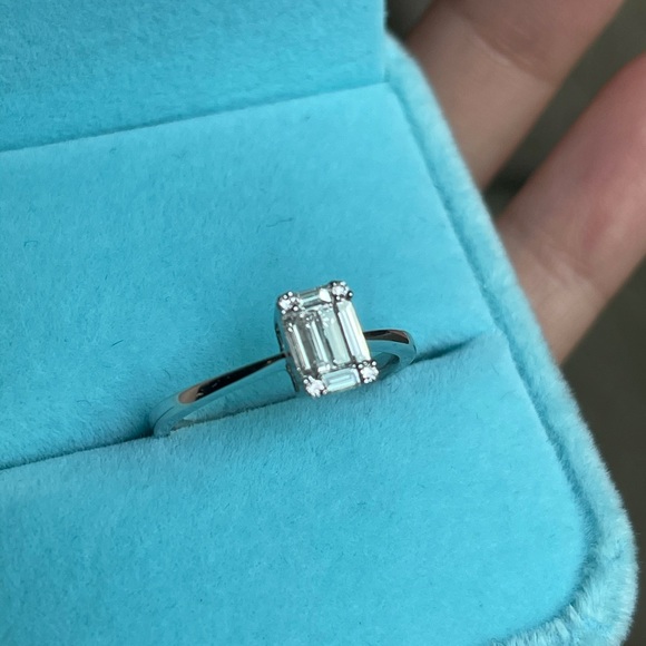 Diamond Ring 18K - Picture 4 of 7